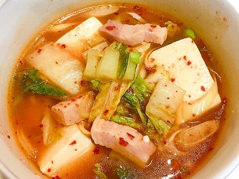 ボリューム満点♪厚切りハムと白菜の豆腐チゲ